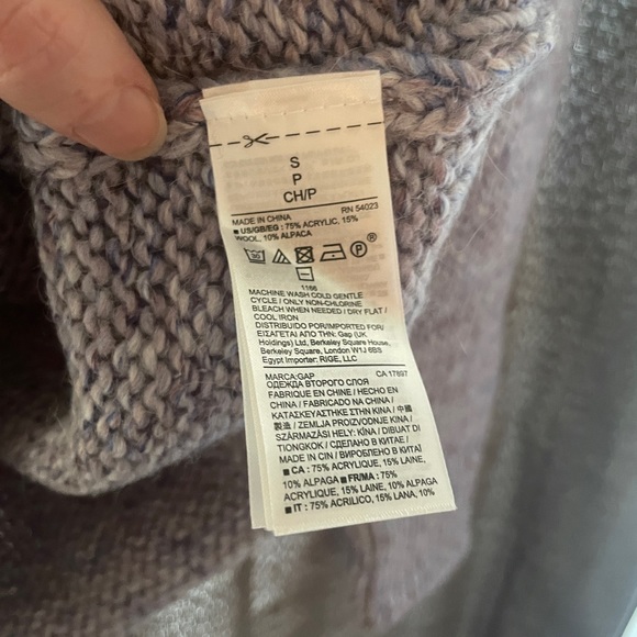 LAST CHANCE-MOVING❌ NWT Lt Purple GAP Sweater - Picture 4 of 4
